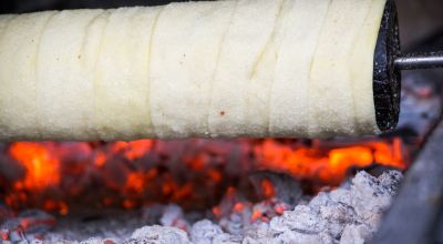 Making Kürtőskalács