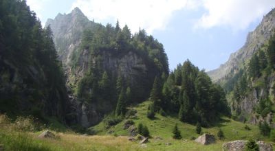 Day hiking in the Bucegi Mountains - Version 4