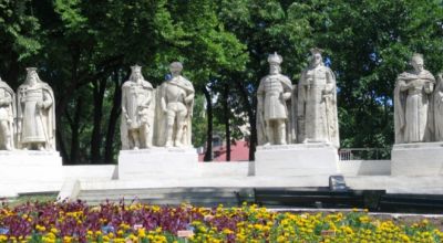 Die Statuengruppe des Woiwoden :: Iasi