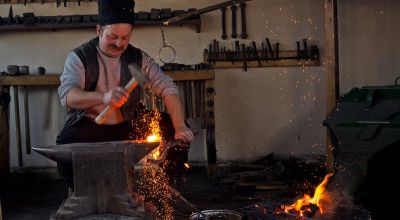 Făurarul satului Păsăreni