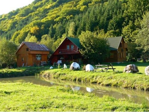 Gasthaus Csaladbarat Varsag