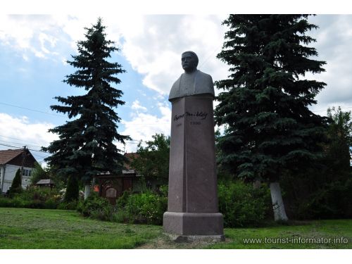 Borsos Miklos Statue Ciumani