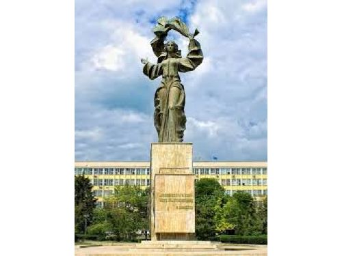 Le Monument De L' Indépendence Iasi