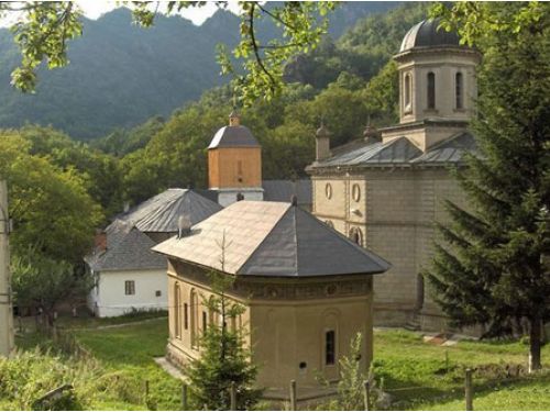 Stănişoara Monastery Calimanesti