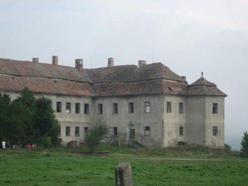 Kemeny-Bánffy Castle From Luncani Luna